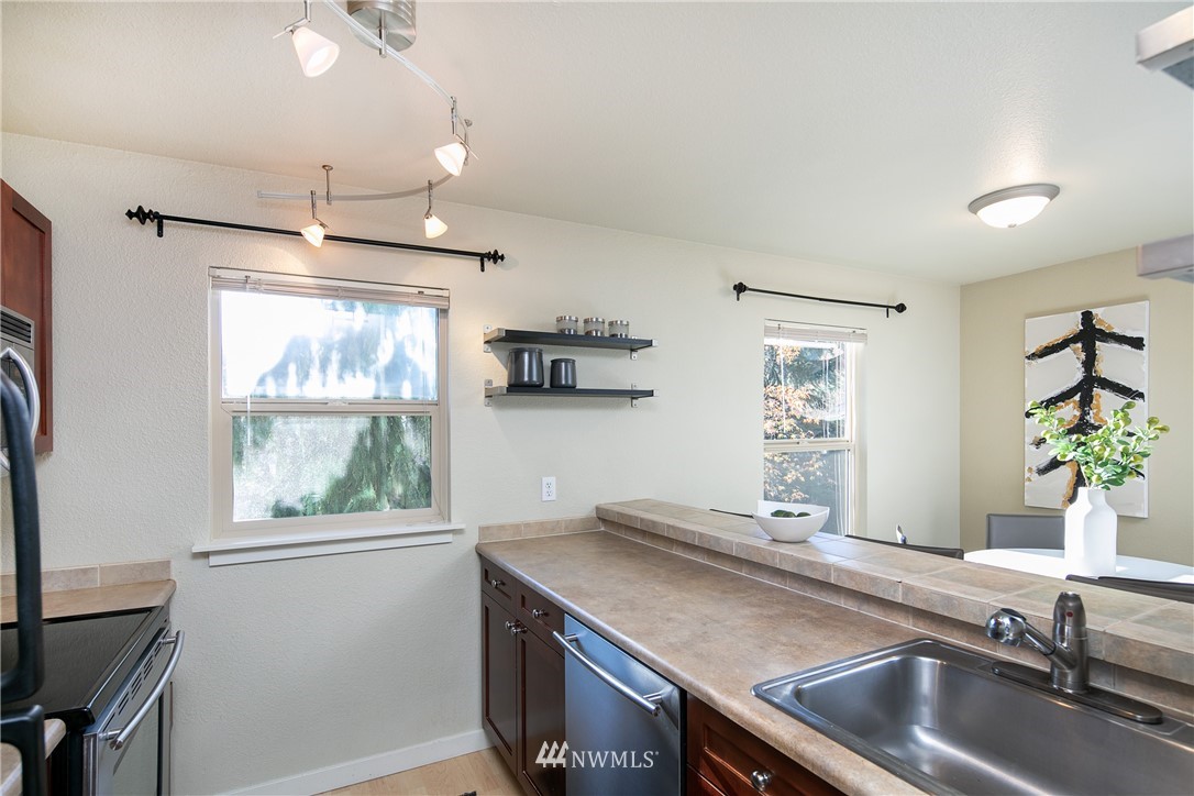 9805 Avondale Road Northeast, Unit S251 Redmond, WA 98052 - Photo 9 of 18 Gallery Image 9