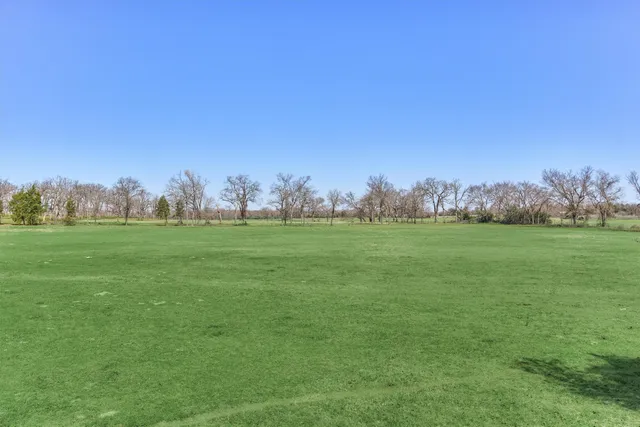 a view of building with outdoor space