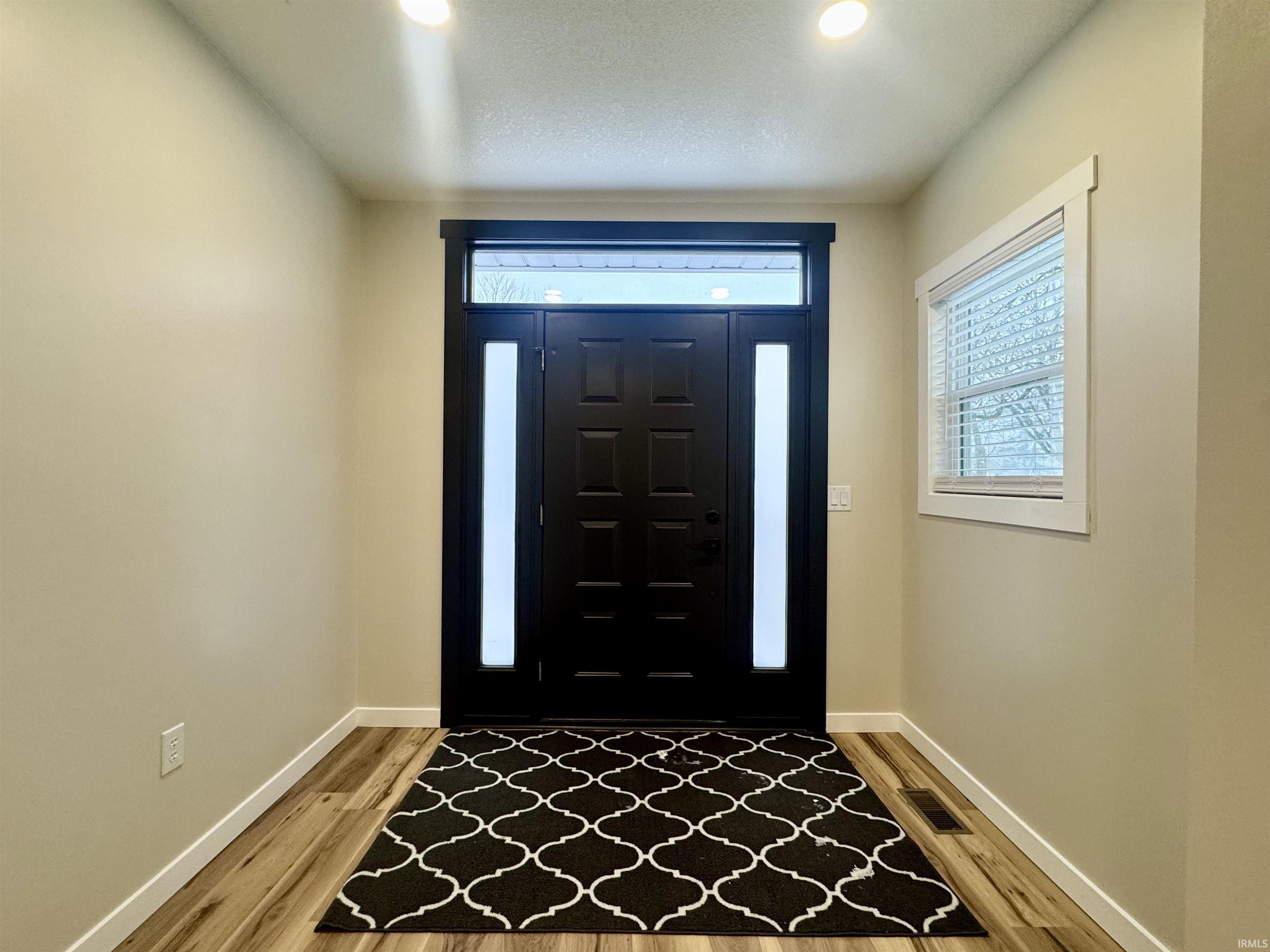 903 South Water Street Jonesboro, IN 46938 - Photo 12 of 31