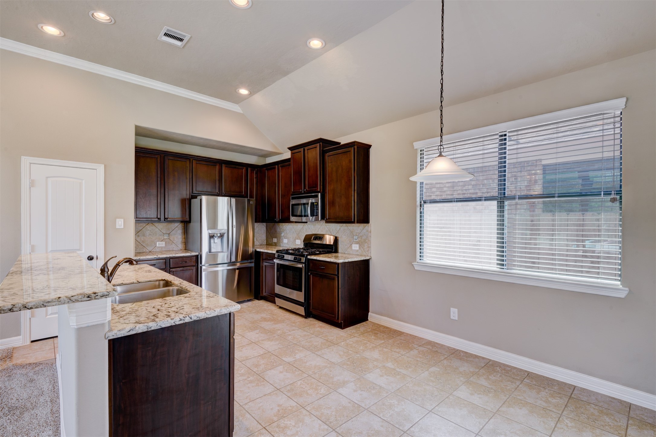 25151 Alina Lane Spring, TX 77386 - Photo 9 of 20