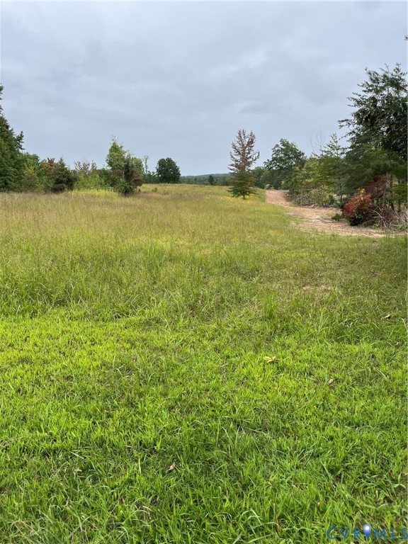 27 Aspen Grove Road Farmville, VA 23901 - Photo 1 of 8 a view of an ocean and beach