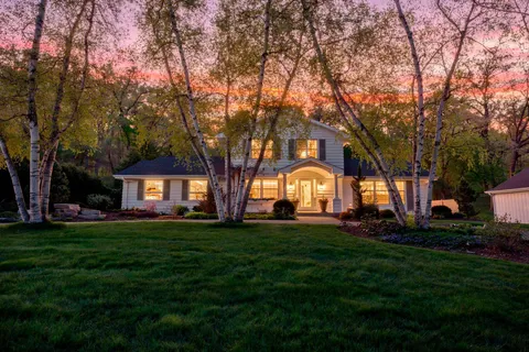 $825,000 | 4742 Gaywood Drive, Minnetonka, MN 55345