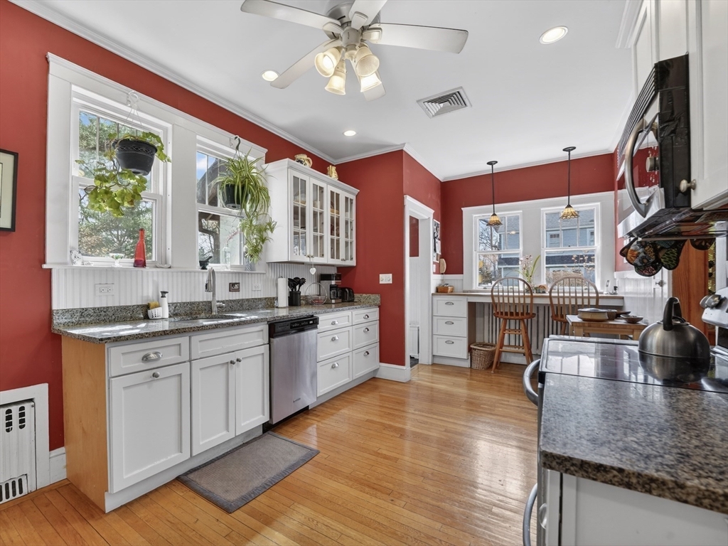 44 Hemlock Street Needham, MA 02492 - Photo 15 of 31