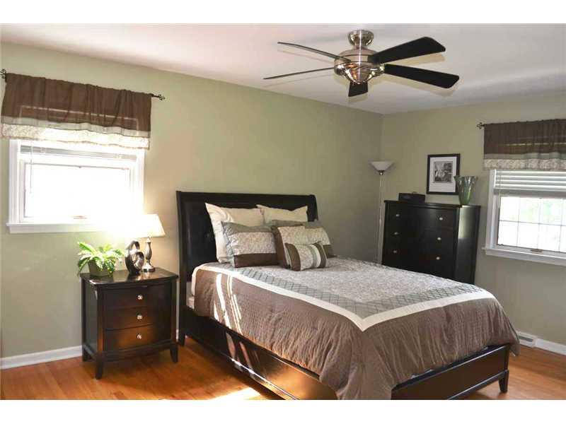 6337 Hythe Road Indianapolis, IN 46220 - Photo 11 of 24 Gallery Image 11