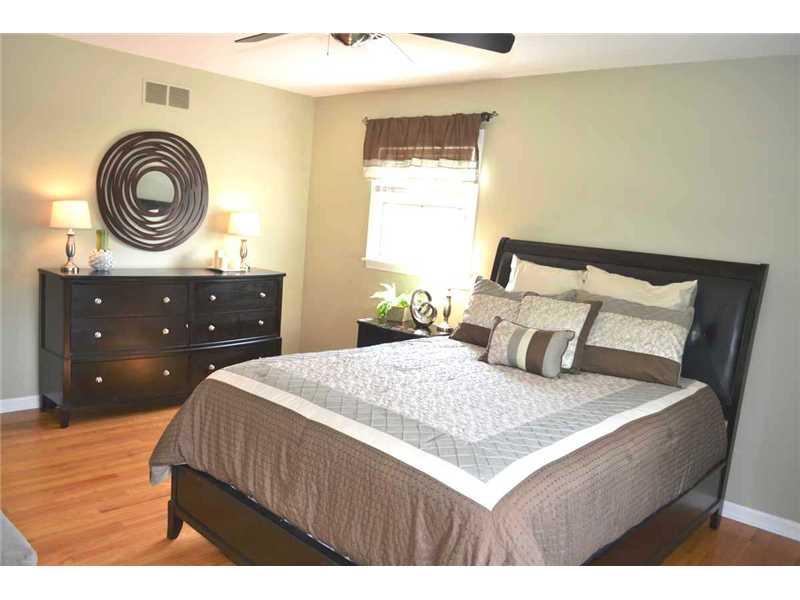 6337 Hythe Road Indianapolis, IN 46220 - Photo 12 of 24 Gallery Image 12
