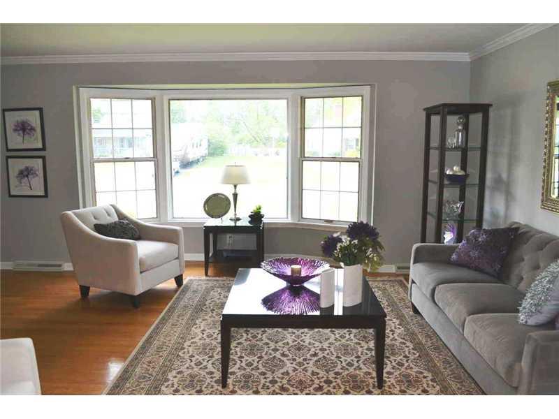 6337 Hythe Road Indianapolis, IN 46220 - Photo 3 of 24 Gallery Image 3