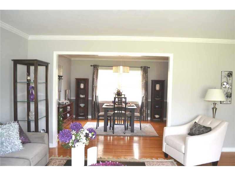 6337 Hythe Road Indianapolis, IN 46220 - Photo 4 of 24 Gallery Image 4
