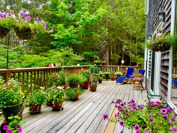 $625,000 | 7 Cobbles End, Mount Desert, ME 04660