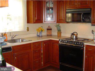 244 Pepper Road Huntingdon Valley, PA 19006 - Photo 4 of 6
