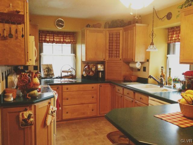 4791 Hillside Road Northampton, PA 18067 - Photo 5 of 32 Gallery Image 5