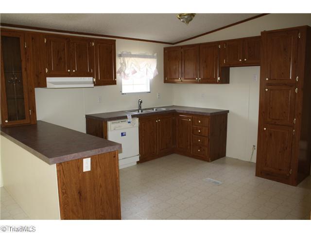 929 Alum Ridge Road Northwest Willis, VA 24380 - Photo 3 of 12 Kitchen.