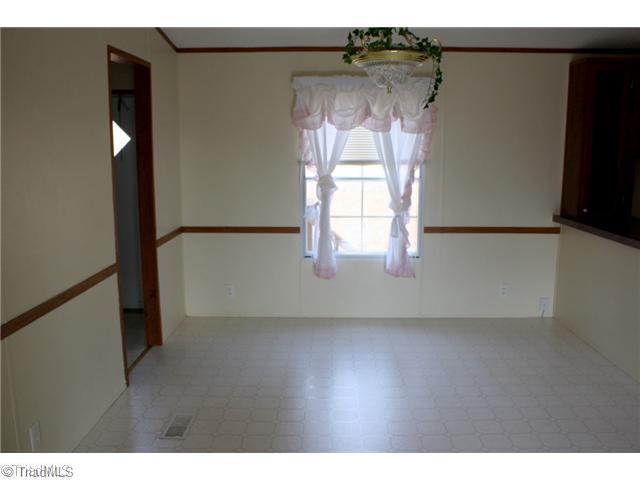 929 Alum Ridge Road Northwest Willis, VA 24380 - Photo 5 of 12 Dining Room.
