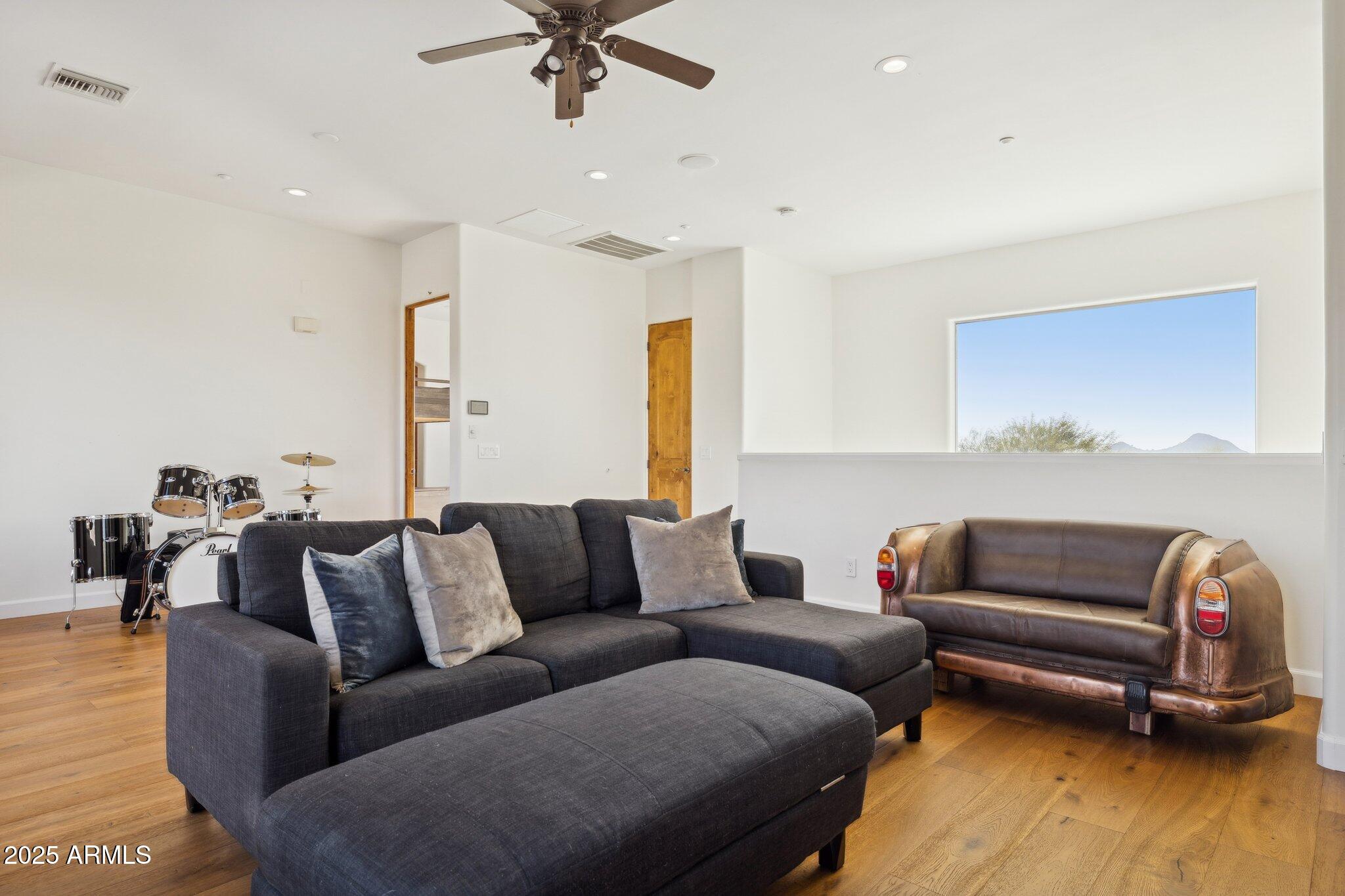13174 East Geronimo Road Scottsdale, AZ 85259 - Photo 38 of 60 a living room with furniture