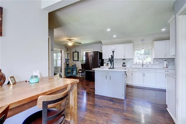 $277,500 | 215 East Walnut Street, Waverly, MO 64096