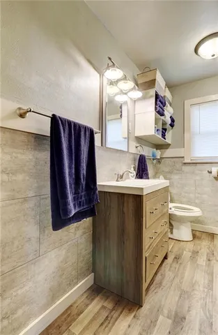 $277,500 | 215 East Walnut Street, Waverly, MO 64096