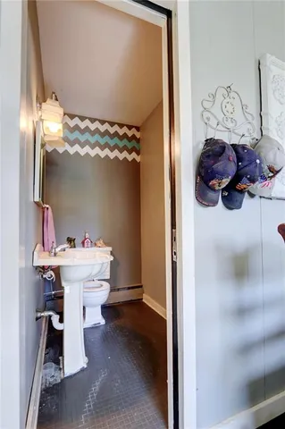 $277,500 | 215 East Walnut Street, Waverly, MO 64096