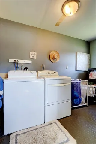 $277,500 | 215 East Walnut Street, Waverly, MO 64096