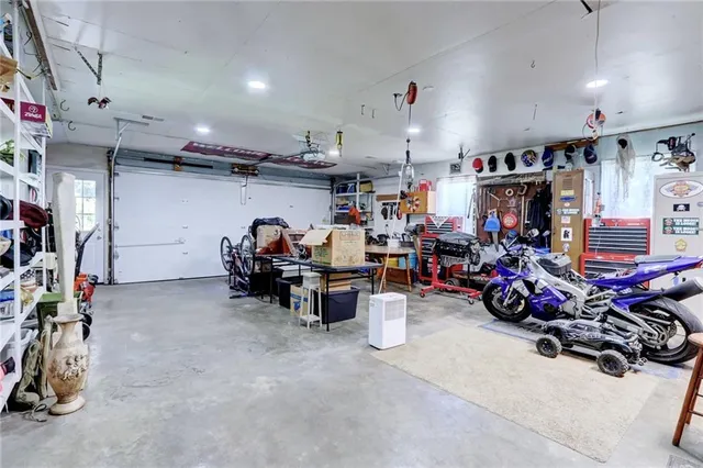 $277,500 | 215 East Walnut Street, Waverly, MO 64096