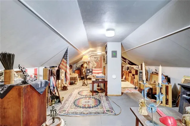 $277,500 | 215 East Walnut Street, Waverly, MO 64096