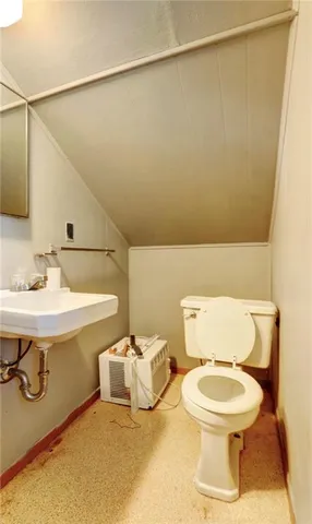 $277,500 | 215 East Walnut Street, Waverly, MO 64096