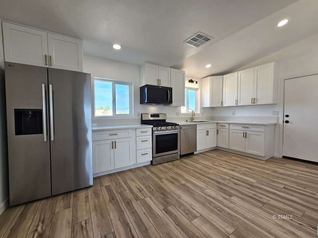 200 North Kern Street Ridgecrest, CA 93555 - Photo 24 of 37