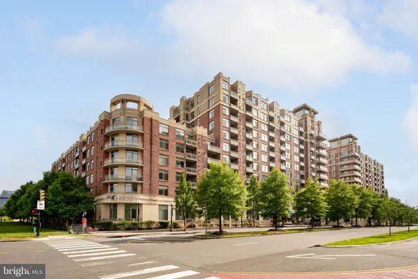 $2,200 | 3600 South Glebe Road, Unit 516W, Arlington, VA 22202