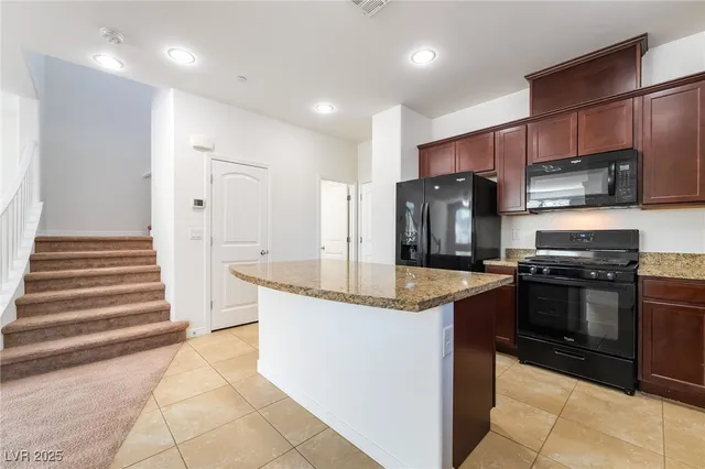 $2,100 | 2646 Marvel Astoria Street, Henderson, NV 89044
