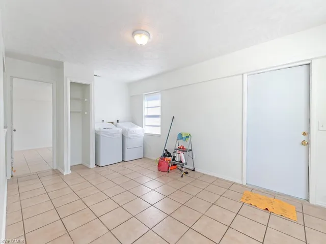 $419,999 | 11596 Pawley Avenue, Bonita Springs, FL 34135