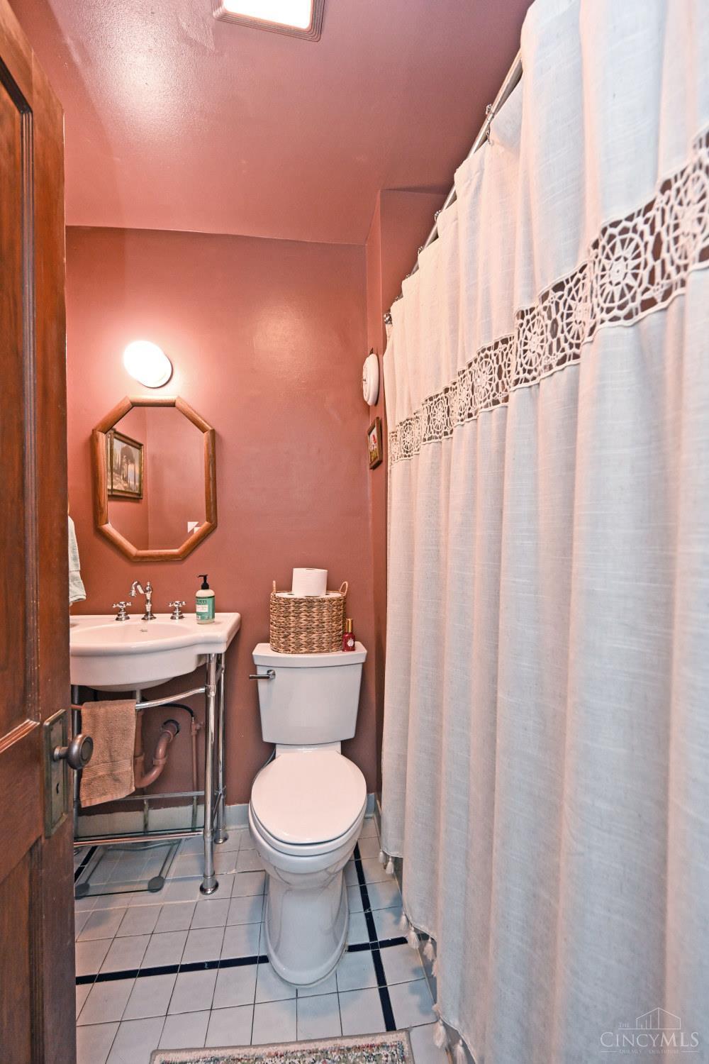 2240 Ravine Street Cincinnati, OH 45219 - Photo 23 of 33 Gallery Image 23