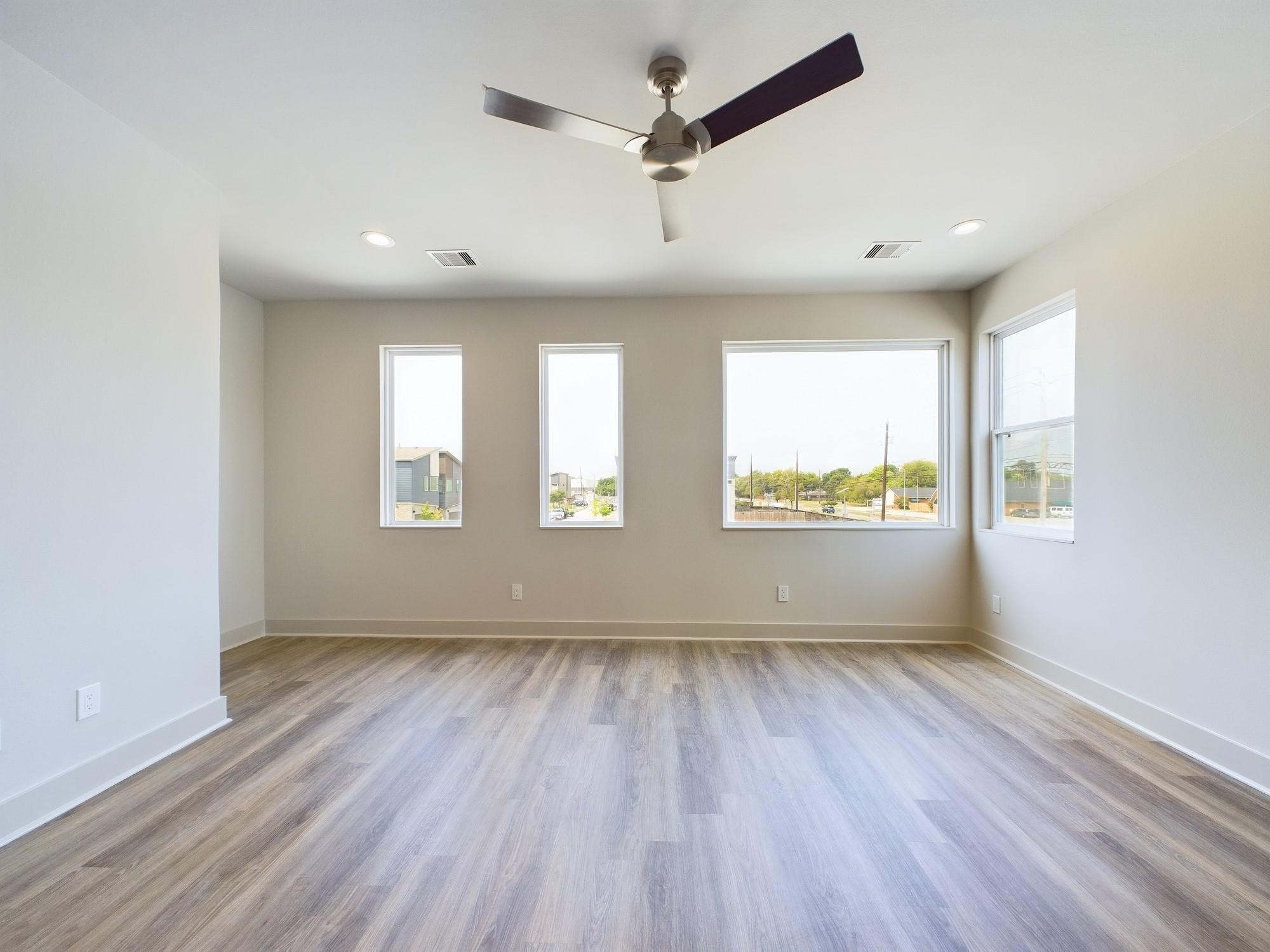 5726 Rucio Lane Houston, TX 77092 - Photo 17 of 35 Gallery Image 17
