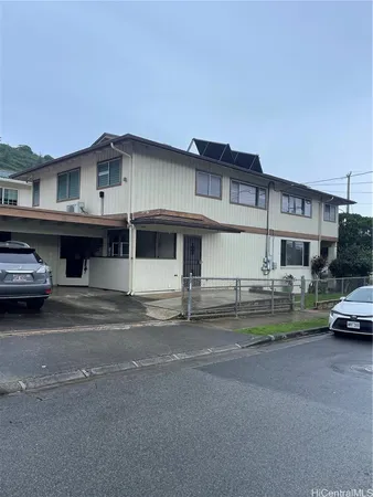 $3,300 | 1801 9th Avenue, Honolulu, HI 96816
