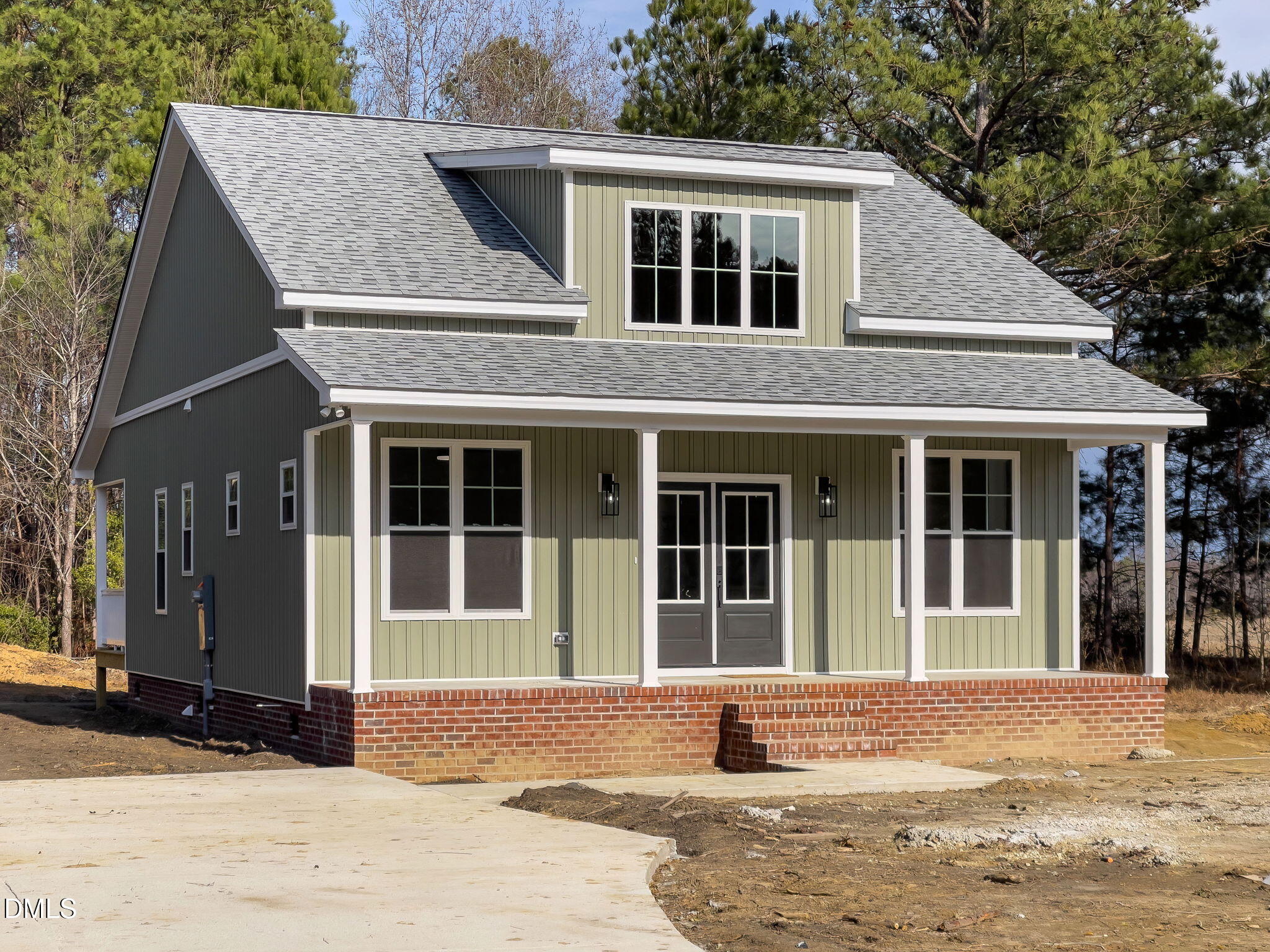 81 Pond View Court Rocky Mount, NC 27801 - Photo 2 of 28 a front view of a house with a yard