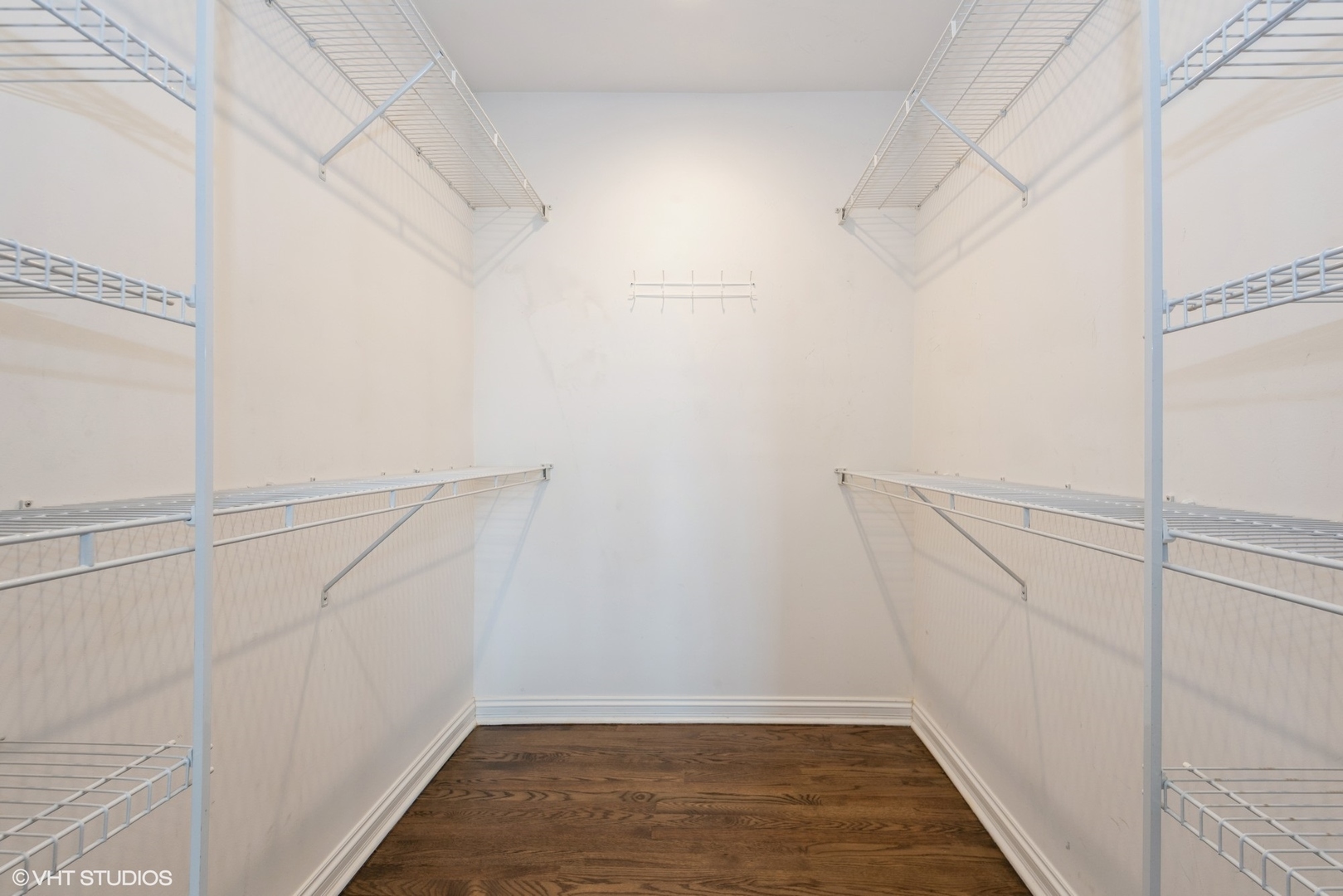 3401 North Racine Avenue, Unit 4 Chicago, IL 60657 - Photo 8 of 10