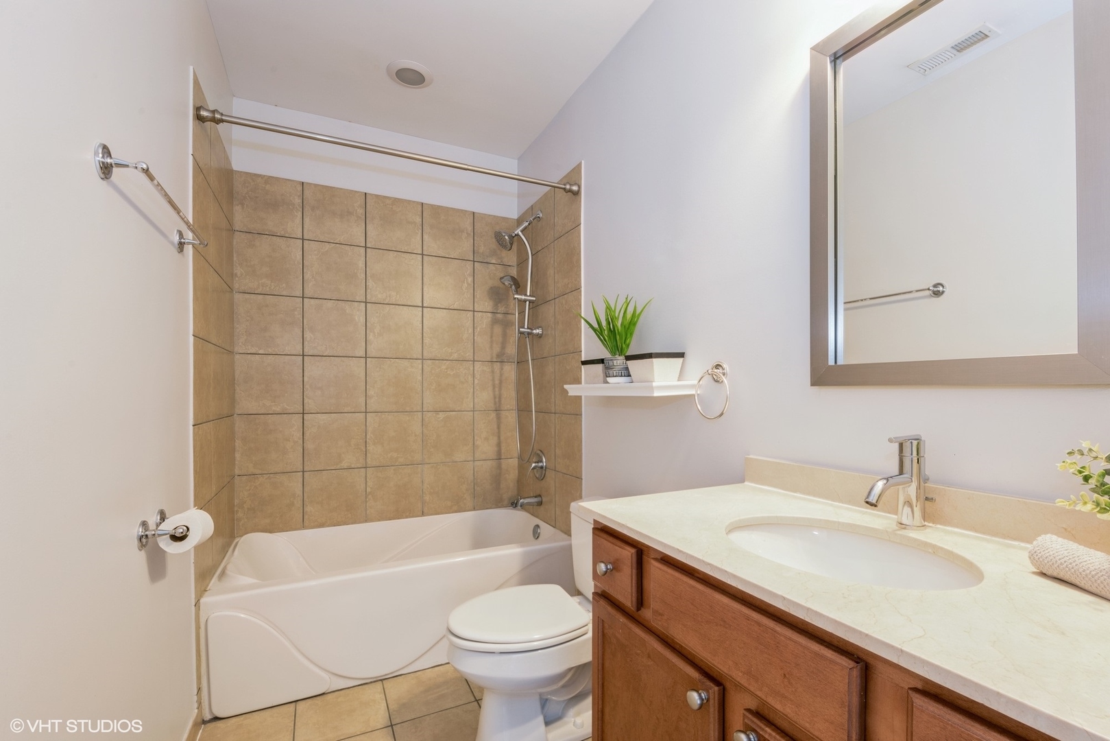 3401 North Racine Avenue, Unit 4 Chicago, IL 60657 - Photo 10 of 10