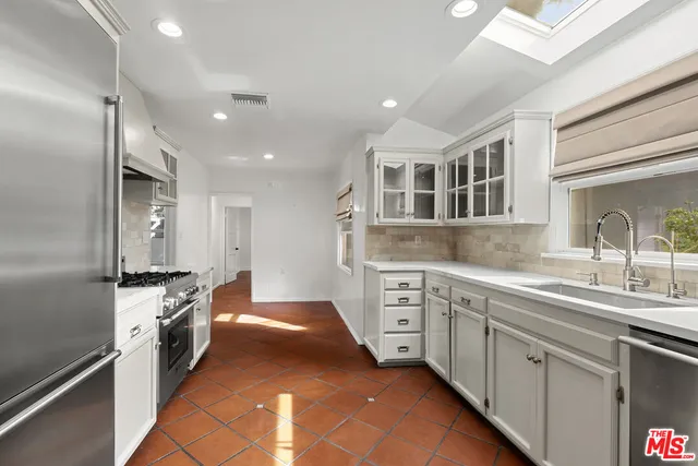 $7,250 | 4506 Nagle Avenue, Sherman Oaks, CA 91423