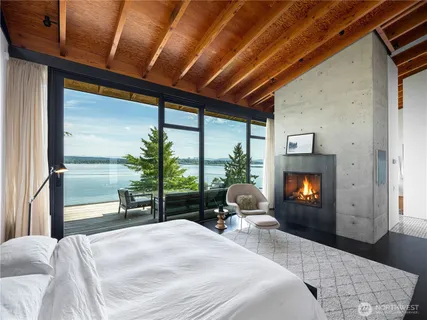 $9,800,000 | 3310 East Laurelhurst Drive Northeast, Seattle, WA 98105