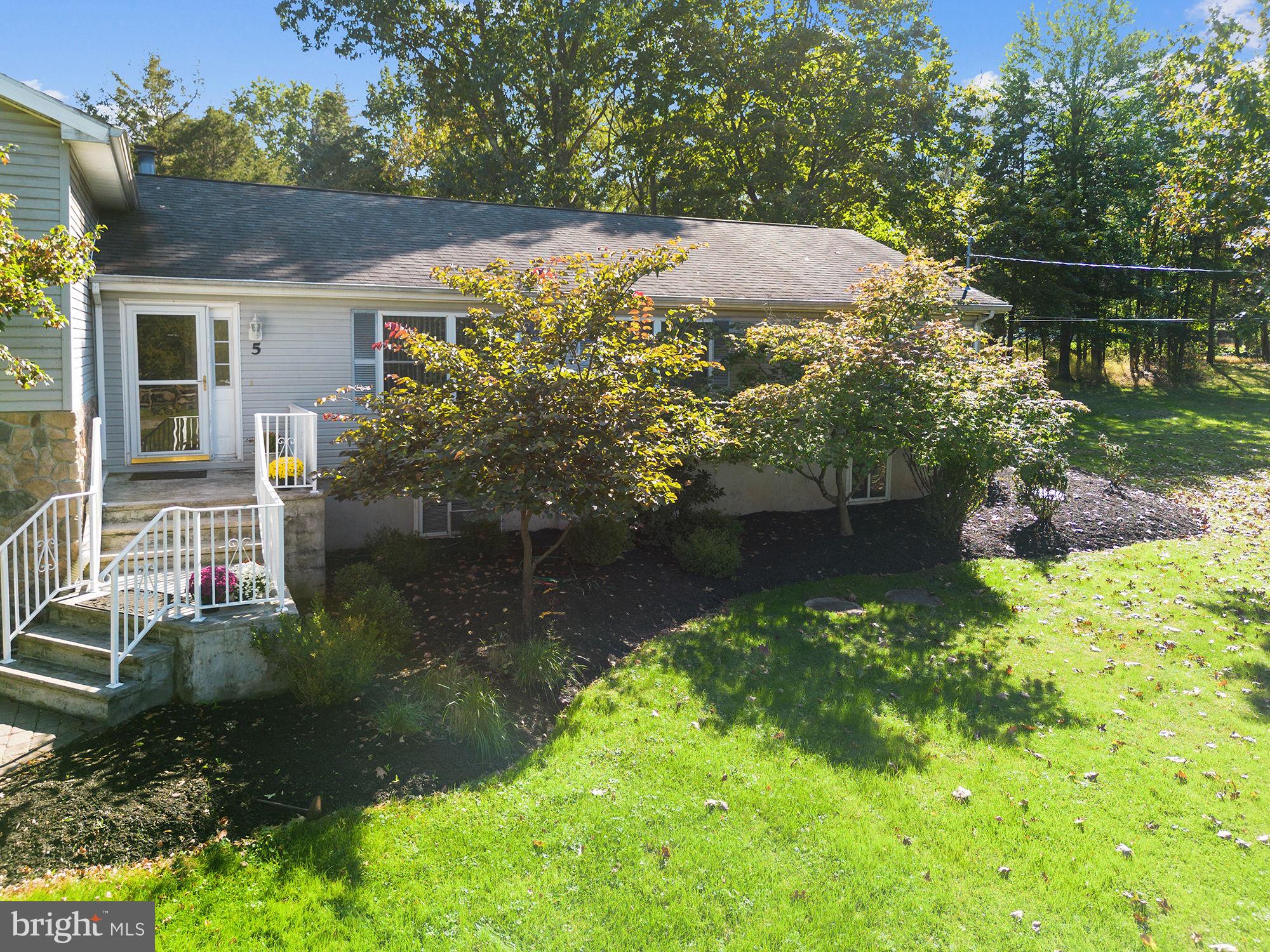 5 Mitchell Road Somerville, NJ 08876 - Photo 3 of 32