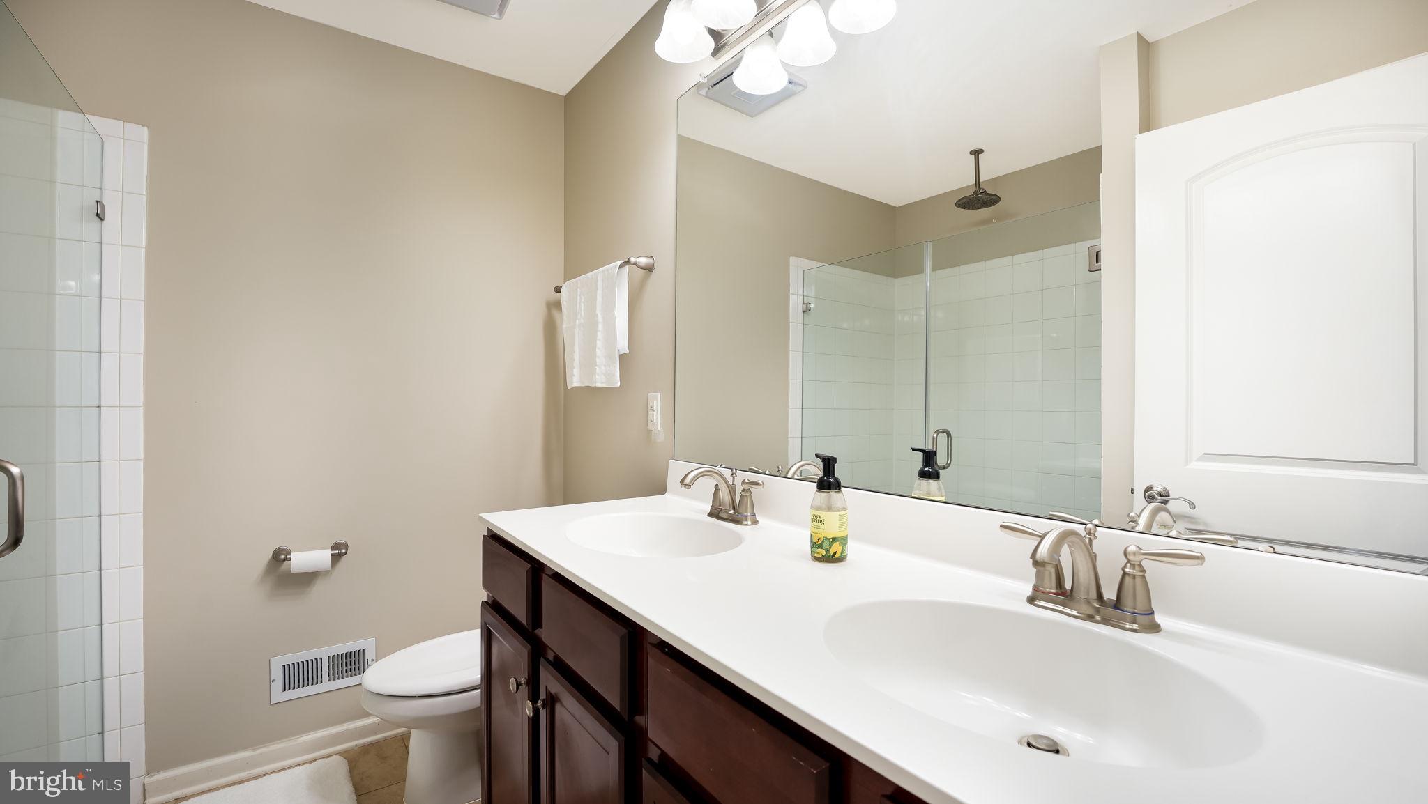 3752 William Daves Road, Unit 10 Doylestown, PA 18902 - Photo 14 of 28 En Suite Bath