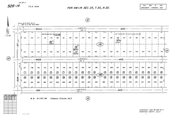 a picture of a black and white wall