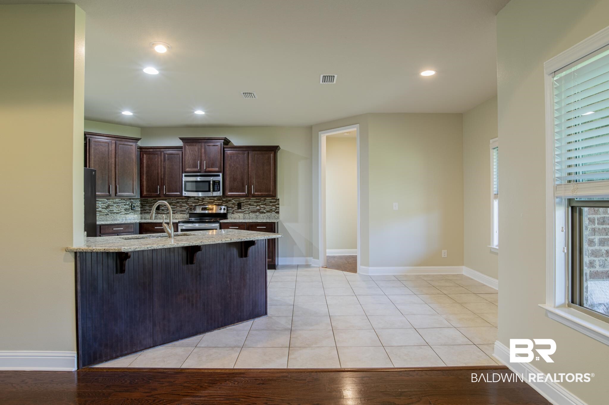12836 Jenkins Pit Road Daphne, AL 36527 - Photo 13 of 44 Entry to Kitchen
