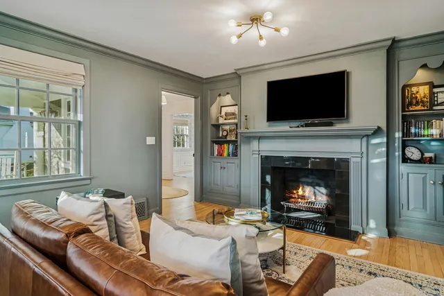 $885,000 | 240 Elm Road, Barrington, IL 60010