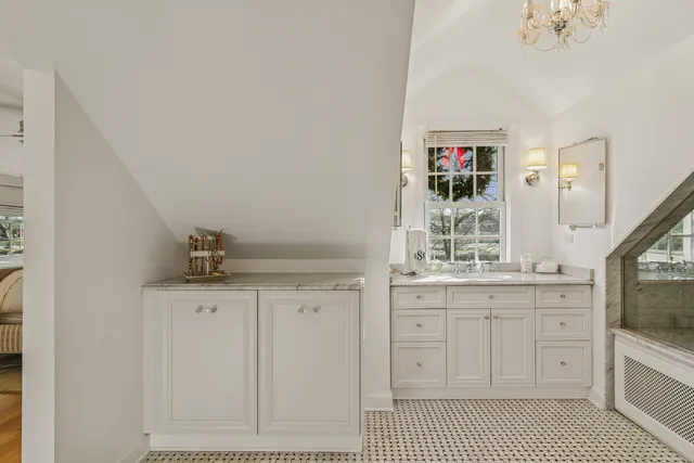 $885,000 | 240 Elm Road, Barrington, IL 60010