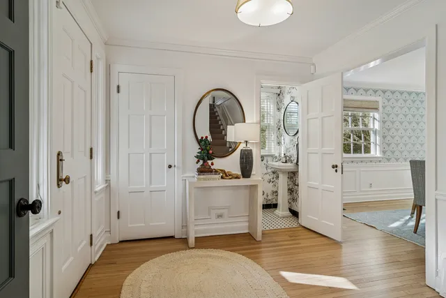 $885,000 | 240 Elm Road, Barrington, IL 60010