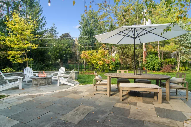 $885,000 | 240 Elm Road, Barrington, IL 60010