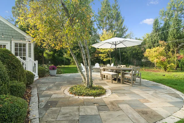 $885,000 | 240 Elm Road, Barrington, IL 60010