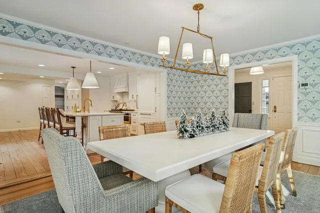 $885,000 | 240 Elm Road, Barrington, IL 60010