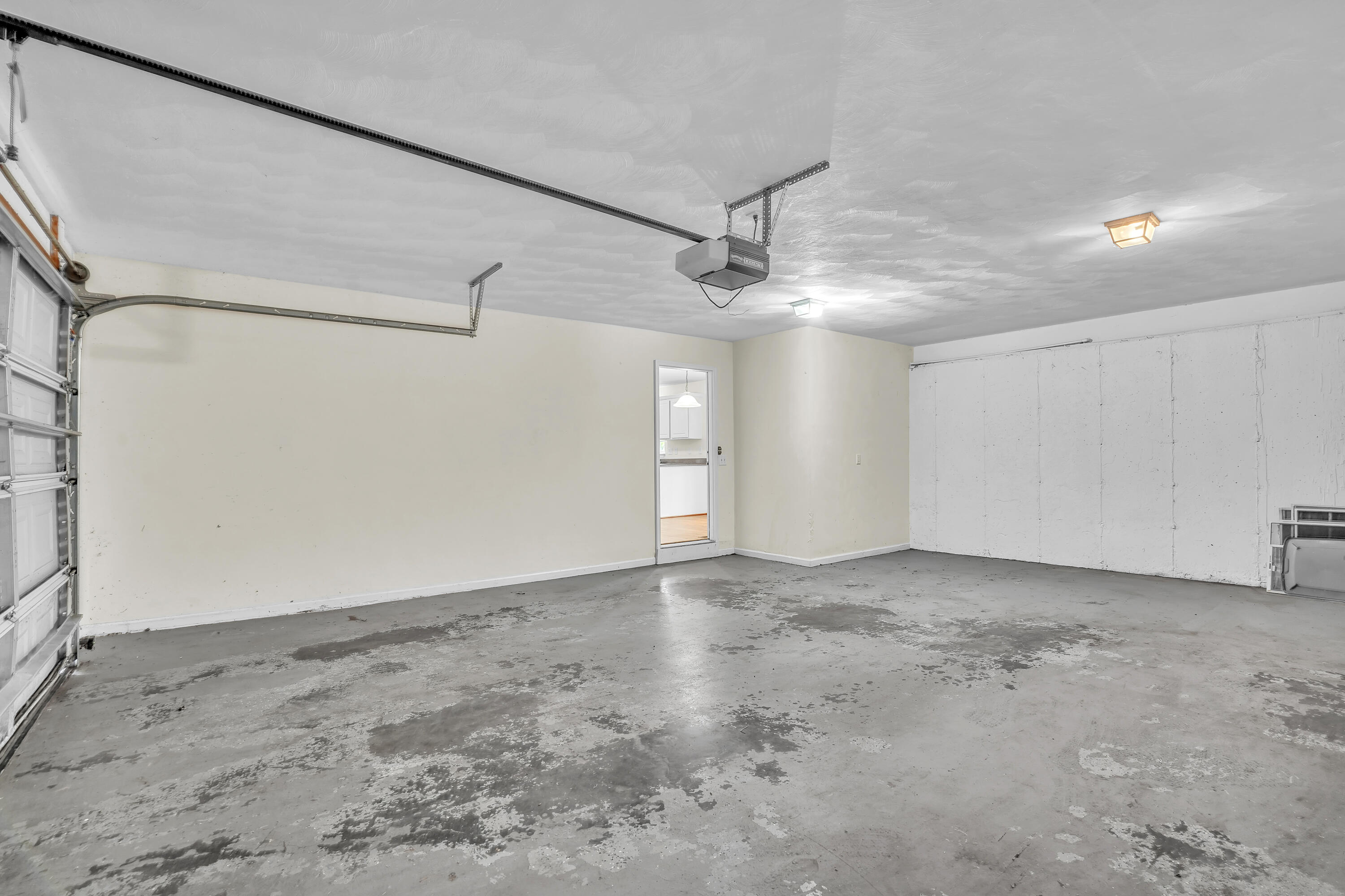 7607 Peebles Lane Roanoke, VA 24018 - Photo 46 of 57 a view of a big room with carpet