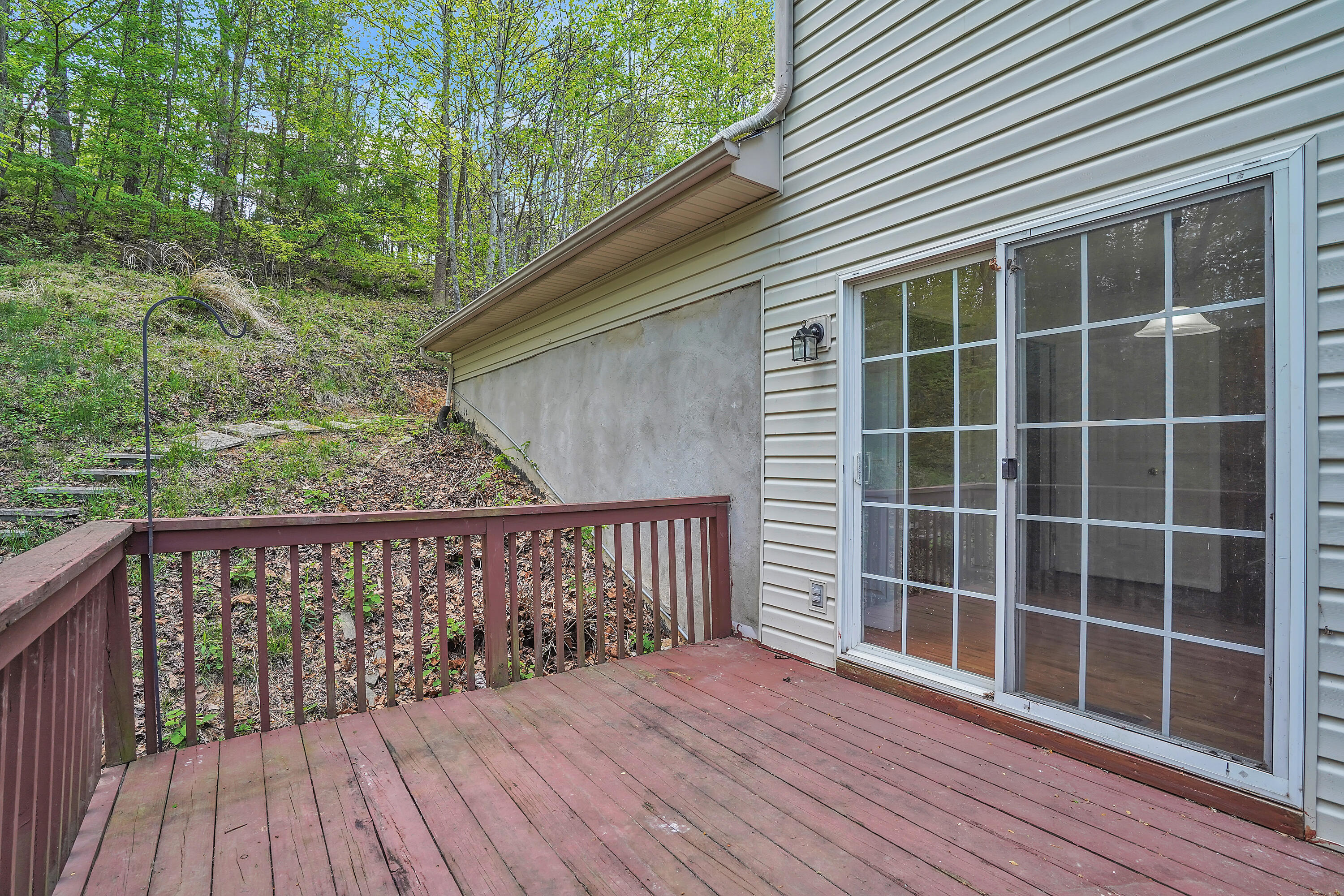 7607 Peebles Lane Roanoke, VA 24018 - Photo 49 of 57 a view of wooden deck