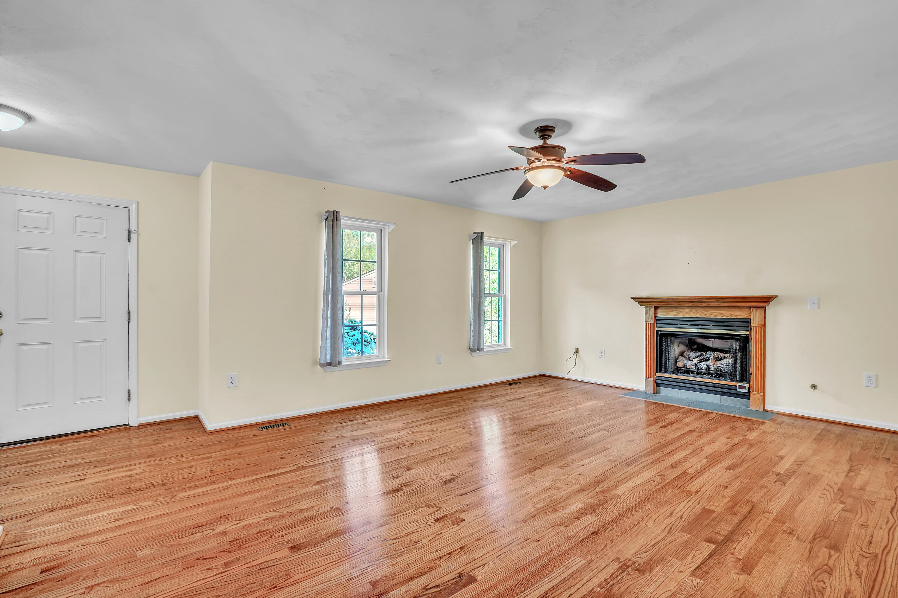 7607 Peebles Lane Roanoke, VA 24018 - Photo 7 of 57 DSC00829