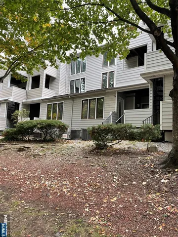 $699,999 | 726 Mainsail Lane, Unit 726, Secaucus, NJ 07094